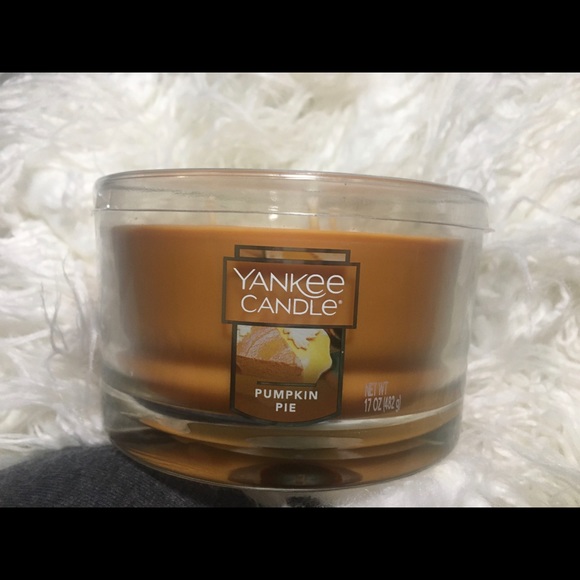 Yankee Candle ( Pumpkin Pie 🥧) - Picture 1 of 4